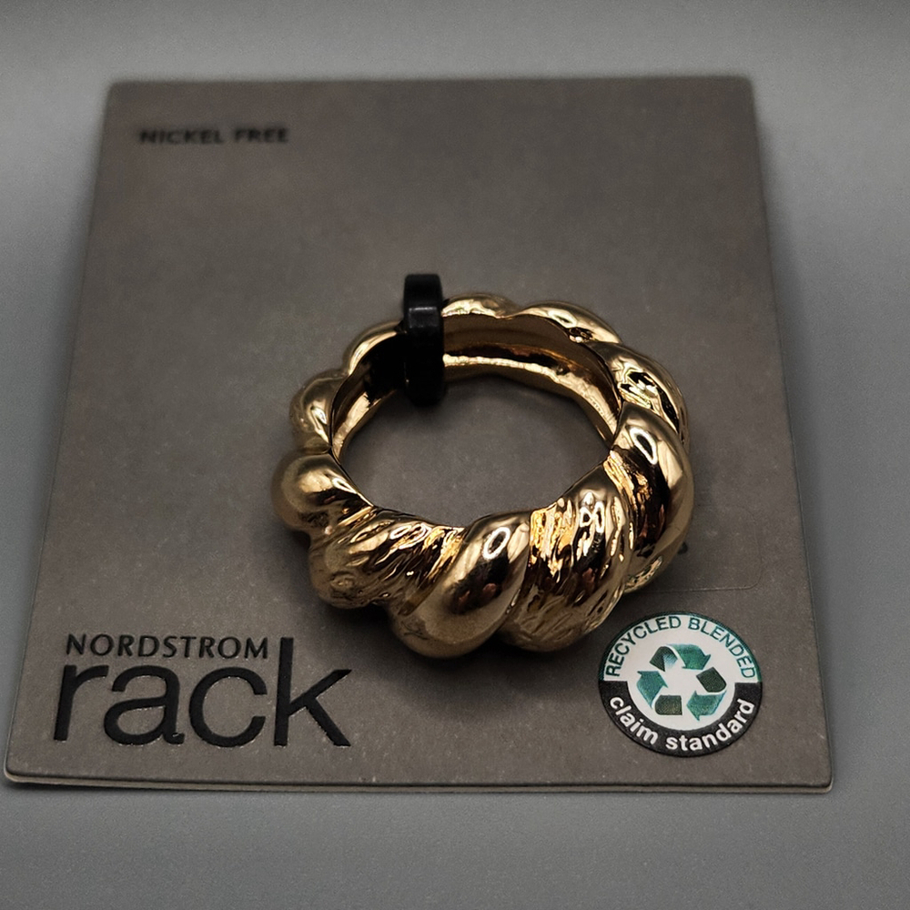 Nordstrom Rack Gold Tone Ring Size 8 Modern Minimalist Jewelry 18$
